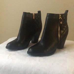 Gorgeous Black Boots